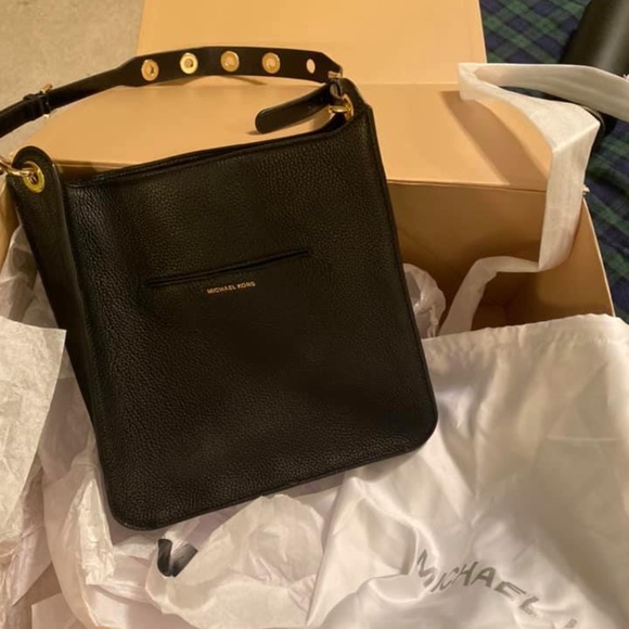 Michael Kors Purse - Never been used - Picture 7 of 10